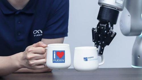 上海閔行企業(yè)率先發(fā)布1.7米全尺寸機(jī)器人，融合激光技術(shù)與單腿跳躍能力